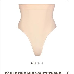 Skims sculpting mid waist thing size s/m